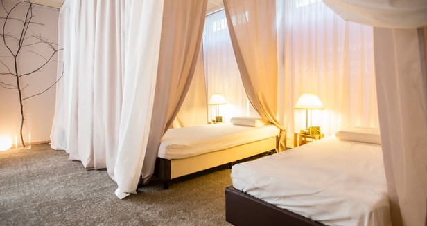 Marketingidee für Hotels: Powernapping-Zimmer für 20 Minuten erholsamen Schlaf