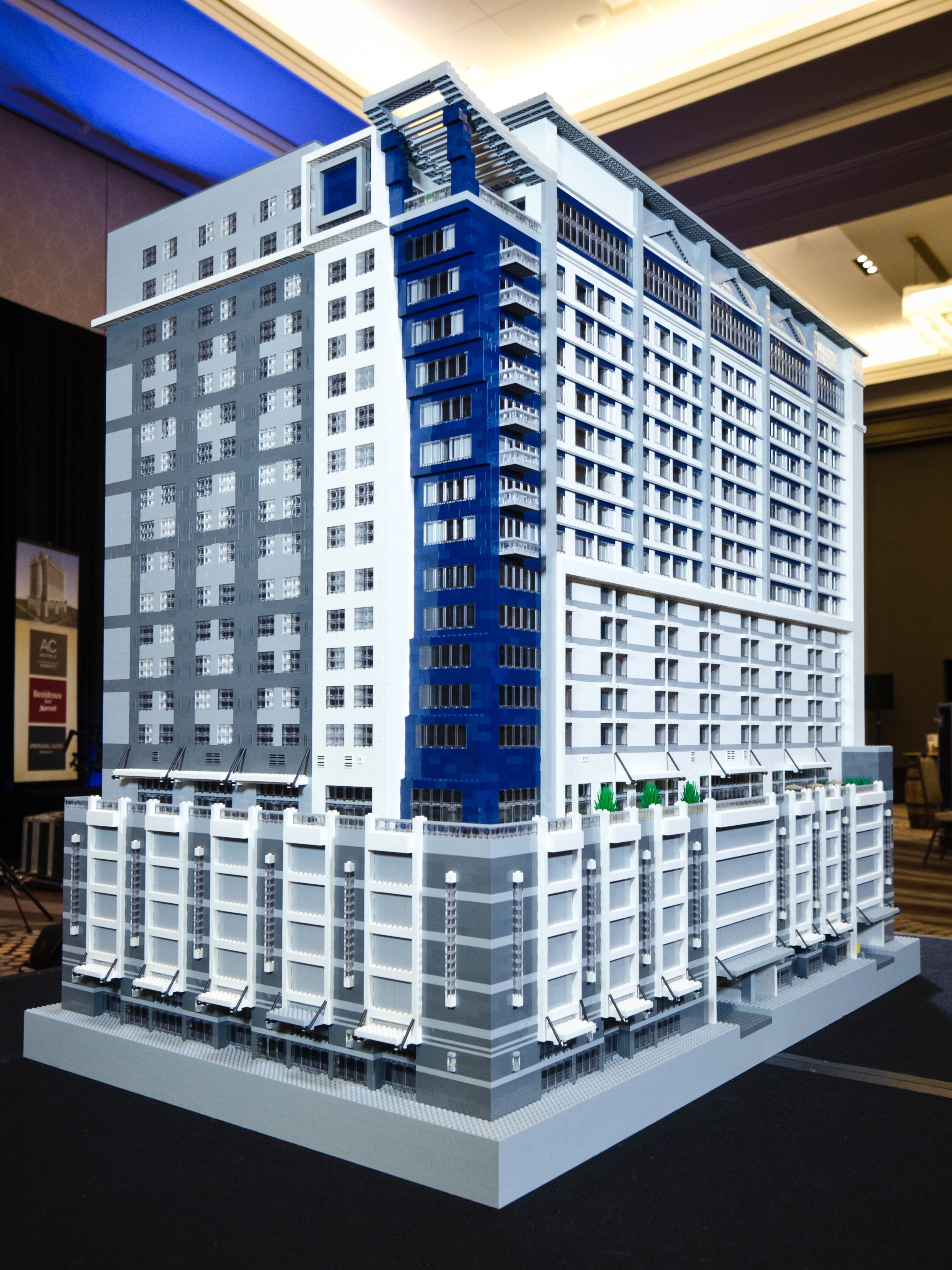 Neues Hotelkonzept als Lego-Modell – Witzige Idee zur Präsentation des ersten Drei-Marken-Konzepts von Marriott