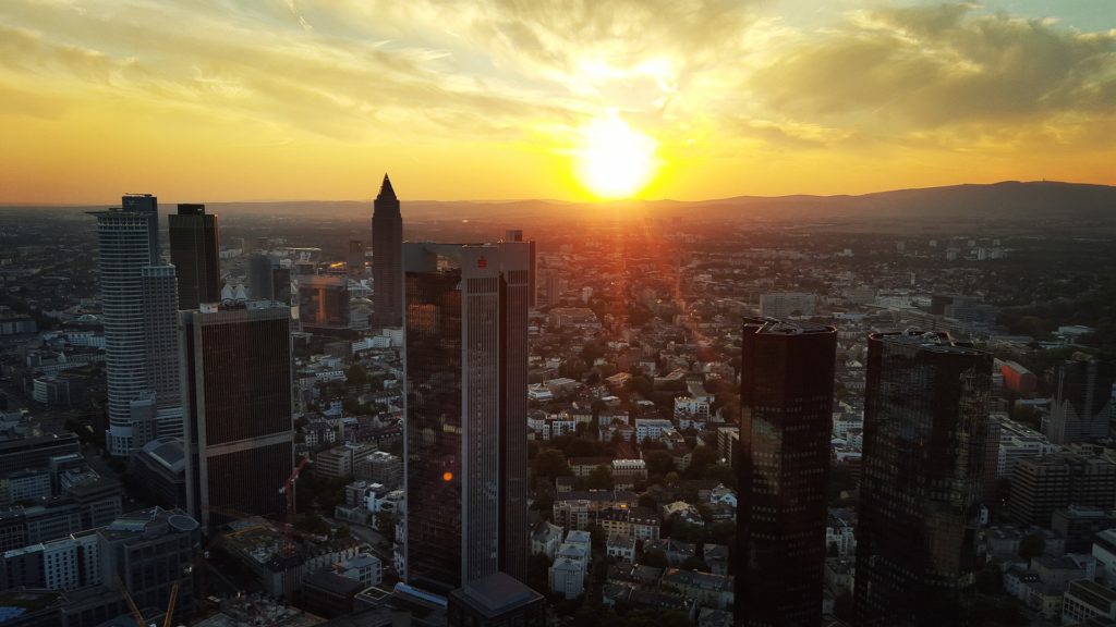 Update zu Hotelmarkt Deutschland: Frankfurt erhöht Hotel-Kapazitäten signifikant – Air-Berlin-Insolvenz dämpft Wachstum der Berliner Hotellerie