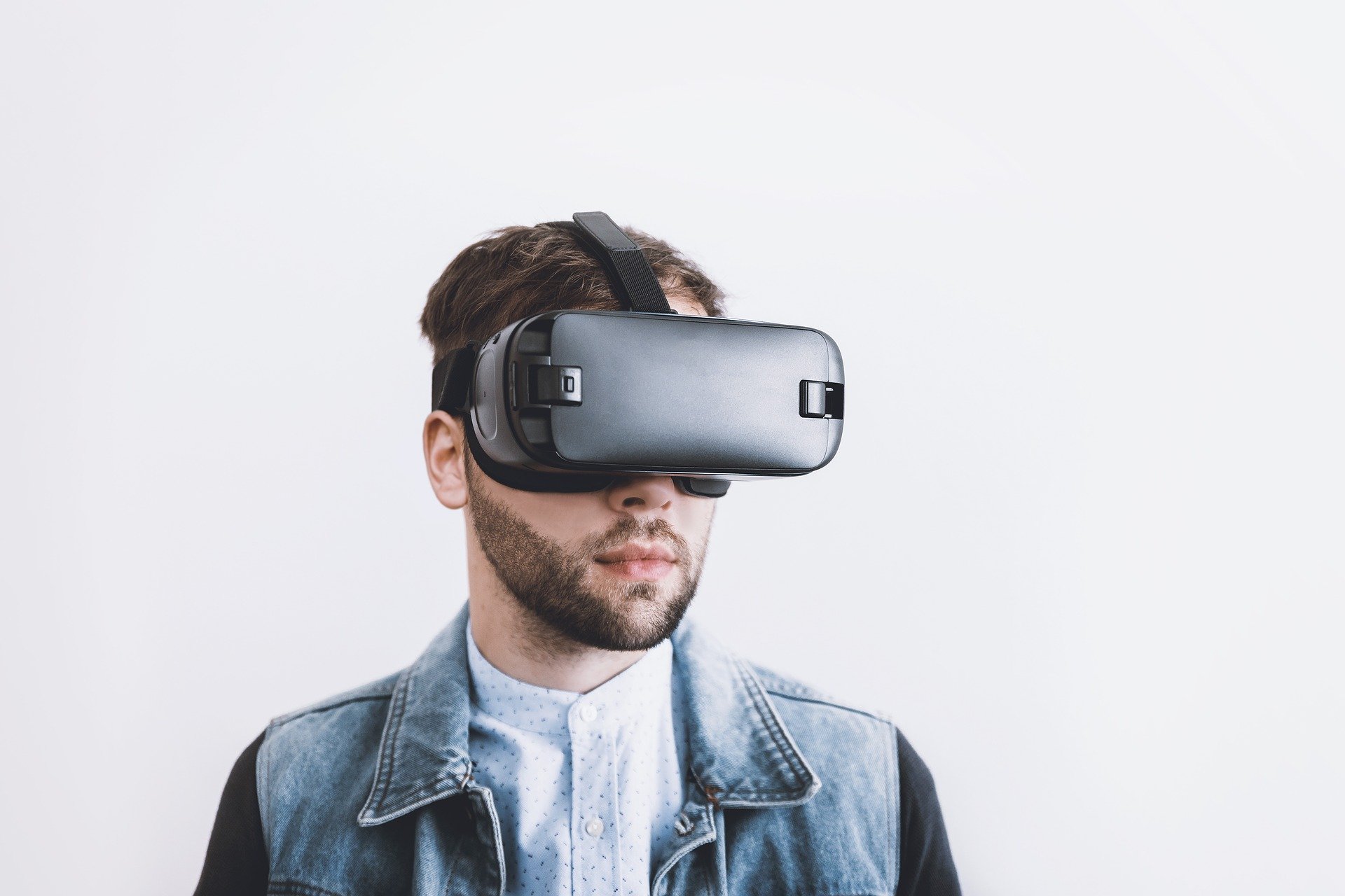 Krise als starker Impuls: Meeting-Kultur neu denken – Nachfrage nach interaktiven Treffen mittels Virtual Reality steigt